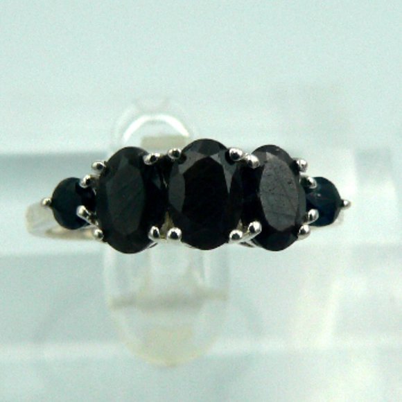 Sz 8 Genuine Natural Silver Sapphire Ring NWOT - Picture 1 of 5